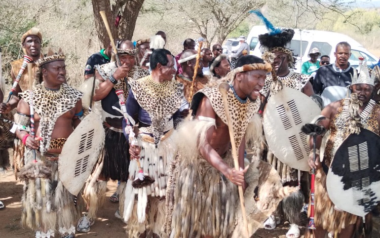 AmaZulu regiment remember Buthelezi through song - SABC News - Breaking ...